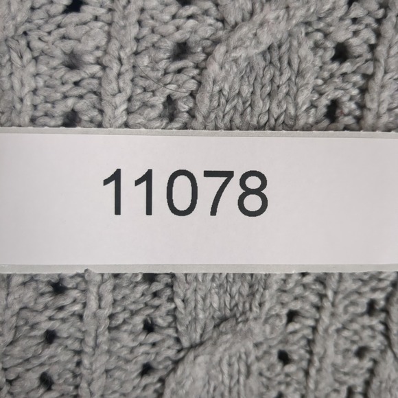 American Eagle Gray Cable Knit Cardigan Sweater Women Size M V-Neck Button Front - Picture 11 of 11